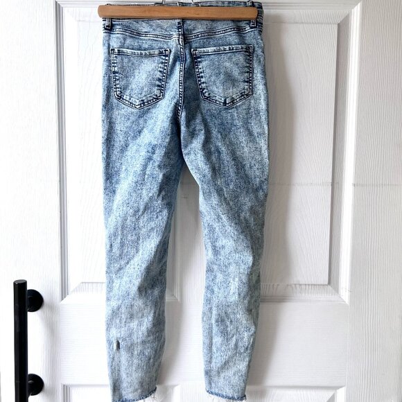 H&M Kids Acid Wash Distressed Stretch Jeans Size 10-11 (EUC) - Picture 3 of 7